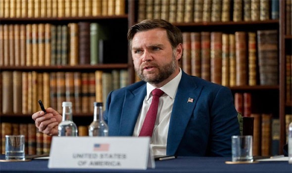  العرب اليوم - ولي عهد الكويت يبحث مع فانس المستجدات الإقليمية وتعزيز التعاون الثنائي