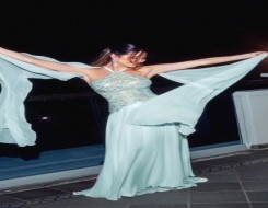  العرب اليوم - نانسي عجرم ترسم موضة سهرات صيف 2026
