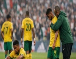  العرب اليوم - المباراة الافتتاحية لكأس العالم في مكسيكو تبدأ بفوز المكسيك وهزيمة جنوب أفريقيا  وتدشَن بطرد ثلاث لاعبين