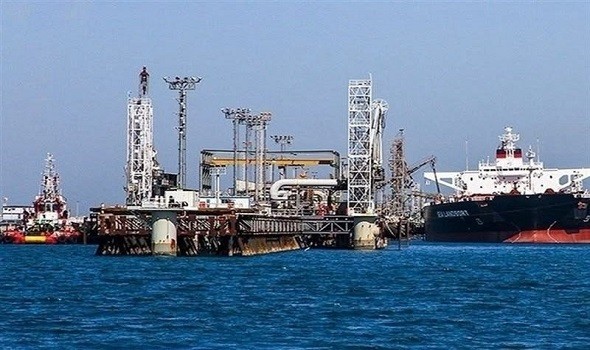 العرب اليوم - سلطنة عُمان تعلن فقدان بحّارين وإنقاذ 23 آخرين بعد هجوم على ناقلة نفط في مضيق هرمز