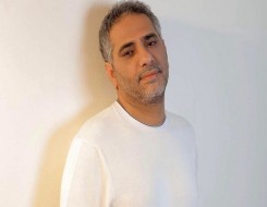  العرب اليوم - بعد اتهامات باطلة لسنوات ال فضل شاكر  إلى الحرية بعد إخلاء سبيله والسماح له بالسفر وجمهوره بالإنتظار