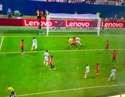 العرب اليوم - الجماهير العالمية تسخر من فيفا بعد أخطاء الحكم الكارثية ضد مصر