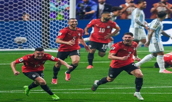  العرب اليوم - مصر تضاعف تقدمها أمام الأرجنتين بهدف "زيكو" عقب إلغاء الـ VAR وشوبير يواصل الصمود في المونديال