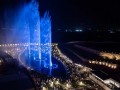 العرب اليوم - عسير تُعزز جاذبيتها السياحية بتدشين أكبر نافورة في المملكة بمنتجع الوادي