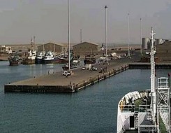 العرب اليوم - إحباط هجمات حوثية بالزوارق المفخخة في الخوخة والمخا وتصاعد المواجهات غربي اليمن