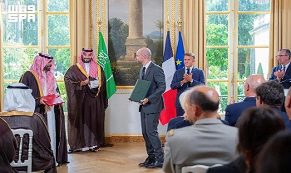  العرب اليوم - صدور بيان مشترك ومذكرات بمليارات الدولارات في ختام زيارة ولي العهد السعودي إلى فرنسا