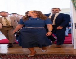  العرب اليوم - الملكة رانيا تثير الإعجاب بإطلالاتها الرسمية وتبدع في تنسيق الفستان الكلاسيكي