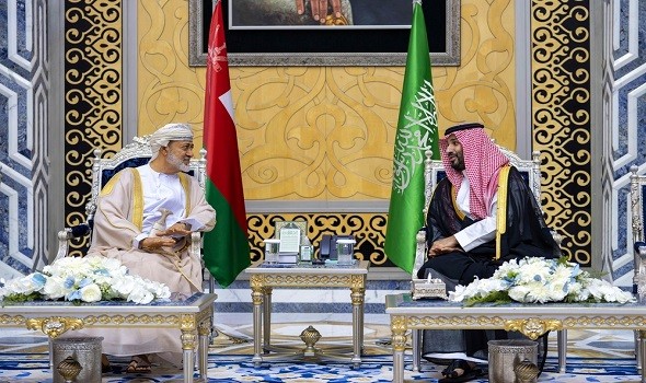  العرب اليوم - سلطان عُمان يبحث مع ولي العهد السعودي سبل تعزيز العلاقات والتهدئة الإقليمية