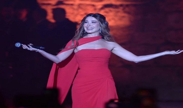  العرب اليوم - اللون الأحمر اختيار النجمات المفضل لحضور لافت في السهرات