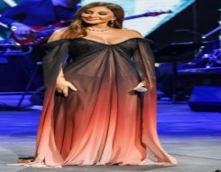  العرب اليوم - إليسا تتألق بصيحة الفساتين بالأكتاف المنسدلة بالتزامن مع عيد ميلادها